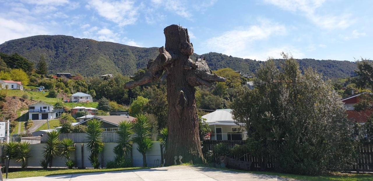 Top Of The Town Picton Exterior photo